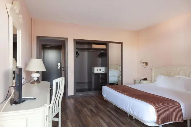 Comfort Tek Büyük Yataklı Oda, Kısmi Deniz Manzaralı