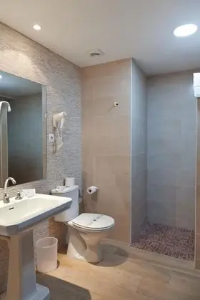 Comfort Tek Büyük Yataklı Oda, Kısmi Deniz Manzaralı