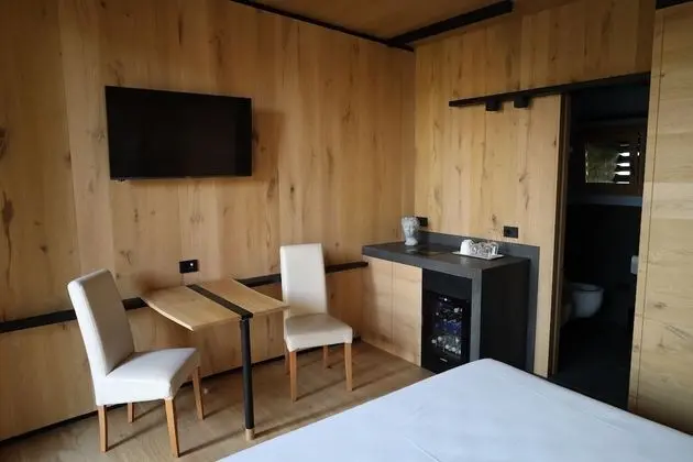 Büyük Yataklı Tek Kişilik Oda