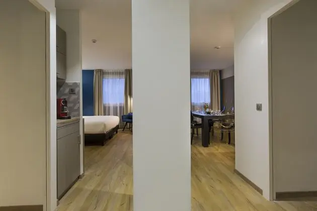 Çift ​​kişilik Business