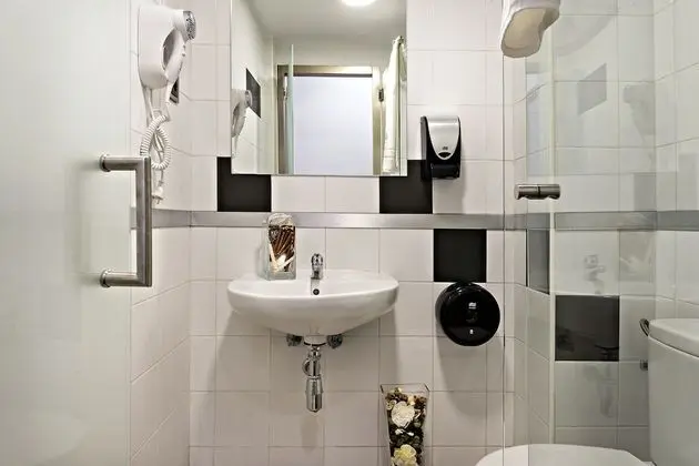 Tek Büyük Yataklı Oda, Balkon