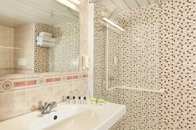 Üç Kişilik Oda (Comfort Triple Room)