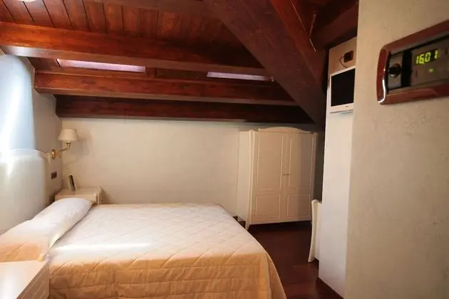 Büyük Yataklı Tek Kişilik Oda