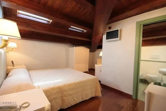 Tek Büyük Yataklı Oda