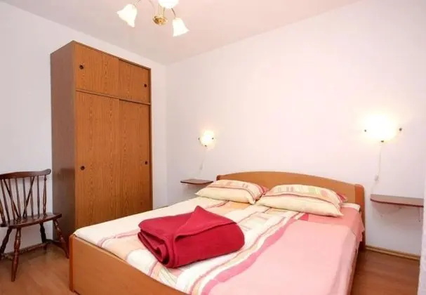 Apart Daire (Roki - 10 m from beach - A1(6+2) Veli)
