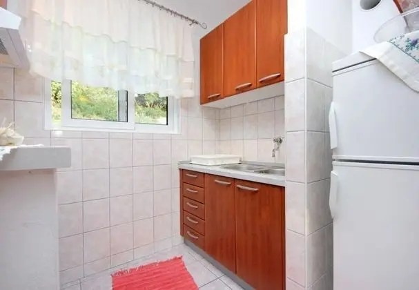 Apart Daire (Roki - 10 m from beach - A1(6+2) Veli)