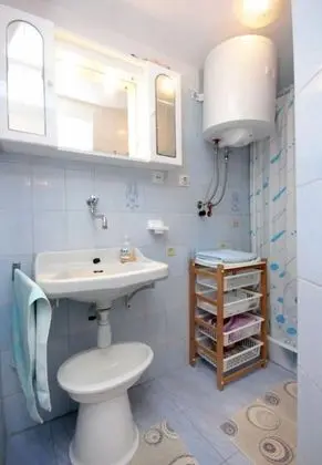 Apart Daire (Roki - 10 m from beach - A1(6+2) Veli)