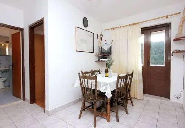 Apart Daire (Roki - 10 m from beach - A1(6+2) Veli)