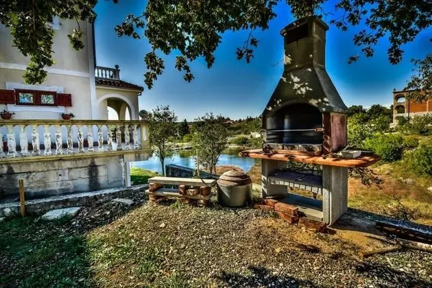 Apart Daire (Roko - 50 meters from sandy beach - A)