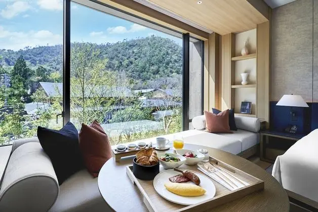 Deluxe Oda, 1 En Büyük (King) Boy Yatak