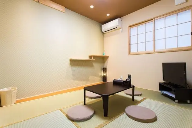 Apart Daire (Rokuhara, 2nd Foor)