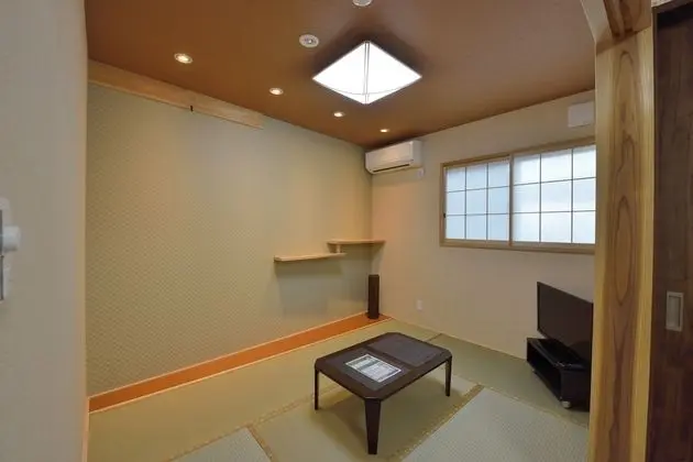 Apart Daire (Rokuhara, 2nd Foor)