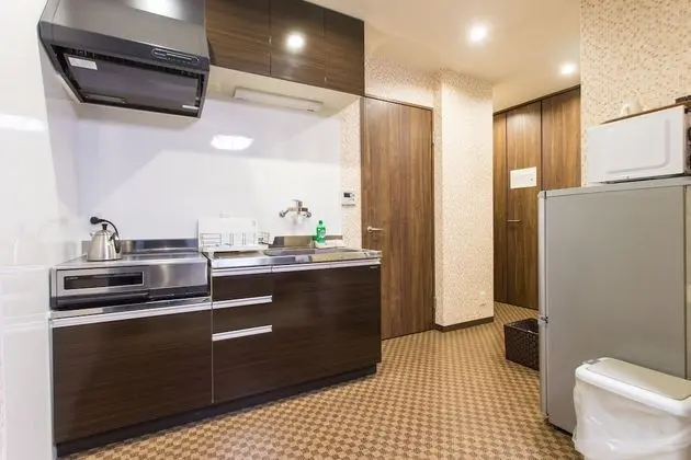 Apart Daire, Zemin Kat (Rokuhara)