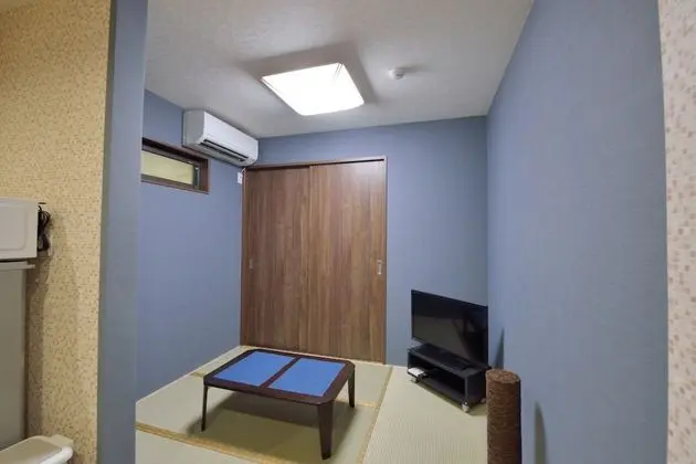 Apart Daire, Zemin Kat (Rokuhara)