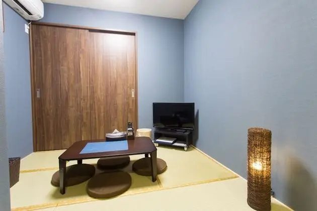 Apart Daire, Zemin Kat (Rokuhara)