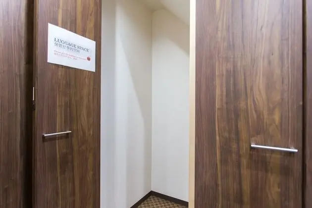 Apart Daire, Zemin Kat (Rokuhara)