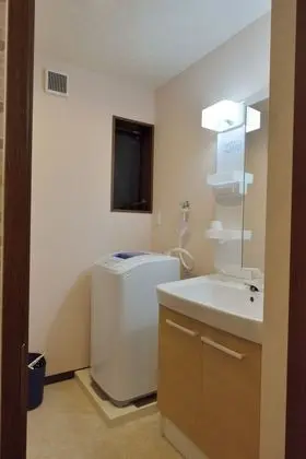 Apart Daire, Zemin Kat (Rokuhara)