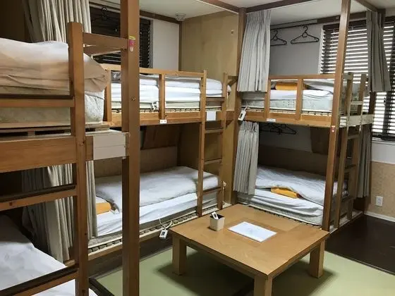 Ortak Ranzalı Oda, Sadece kadınlar için (1 Guest)