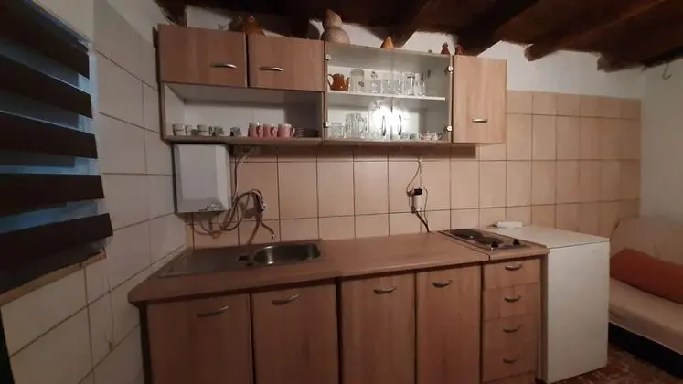 Ev (Role - retro & afordable - H(2+2))