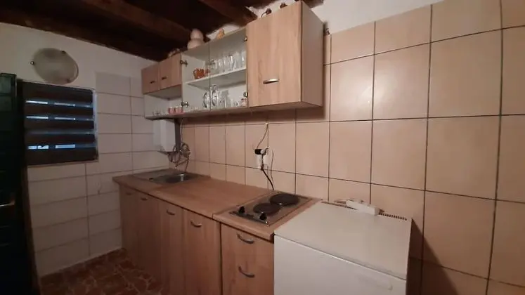 Ev (Role - retro & afordable - H(2+2))