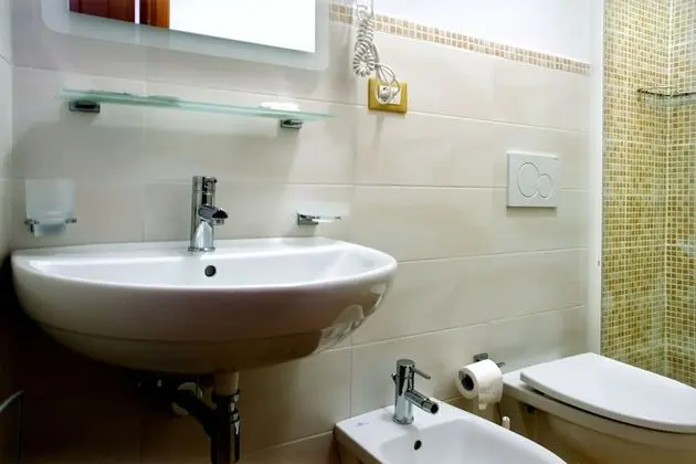 Tek Büyük Yataklı Oda, Balkon, Şehir Manzaralı