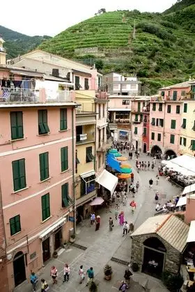 Tek Büyük Yataklı Oda, Balkon, Şehir Manzaralı