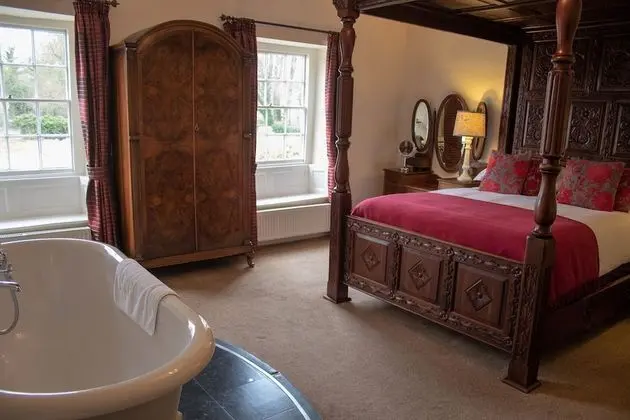Luxury Tek Büyük Yataklı Oda (Four Poster)