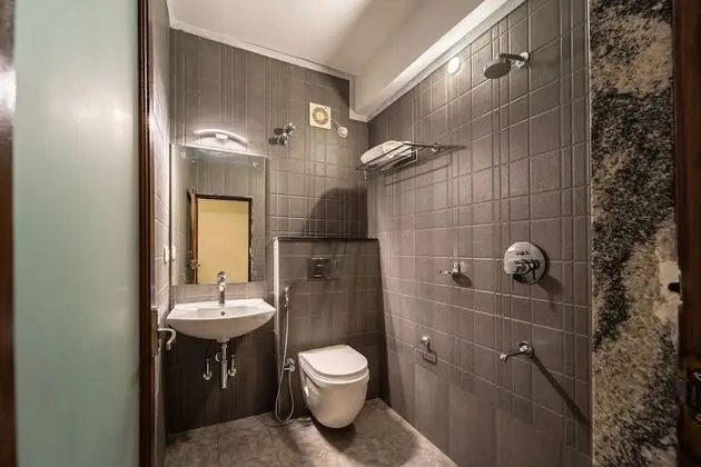 Standard Tek Büyük Yataklı Oda