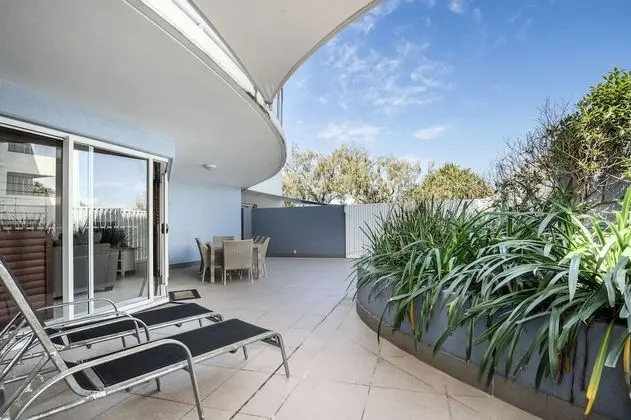 Apart Daire, 3 Yatak Odası (with Courtyard)