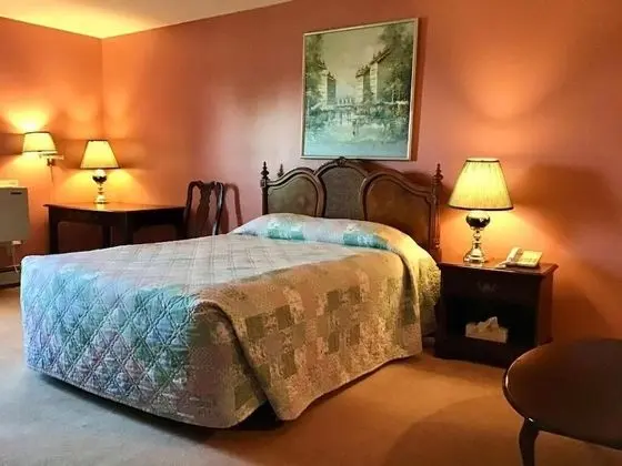 Basic Tek Büyük Yataklı Oda