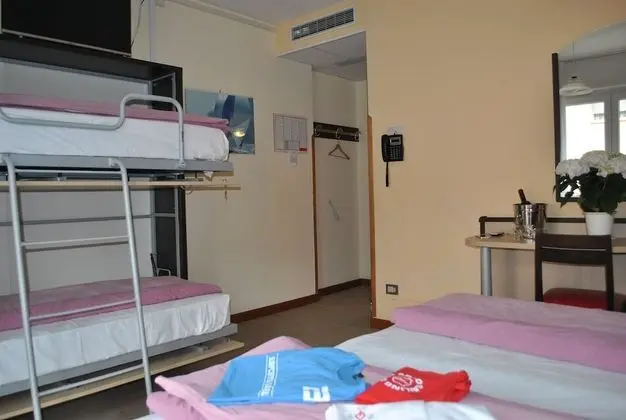 Standard Dört Kişilik Oda, Balkon