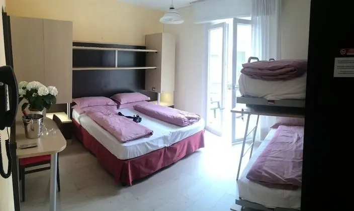 Standard Üç Kişilik Oda, Balkon