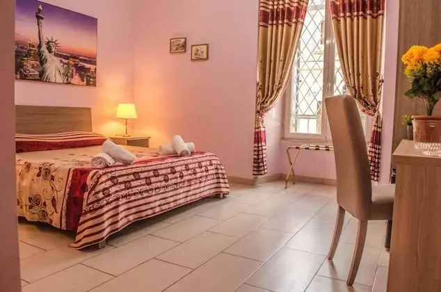 Standard Tek Büyük veya İki Ayrı Yataklı Oda