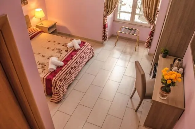 Standard Tek Büyük veya İki Ayrı Yataklı Oda