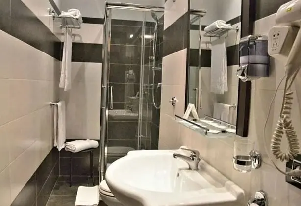 Standard Üç Kişilik Oda