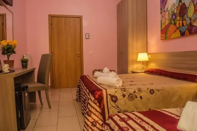 Standard Üç Kişilik Oda