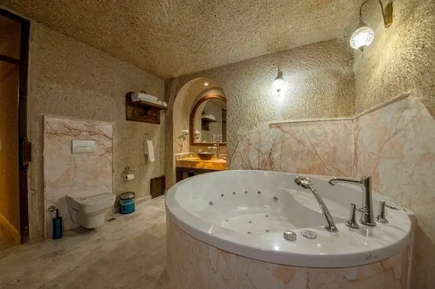 Deluxe Cave Suit