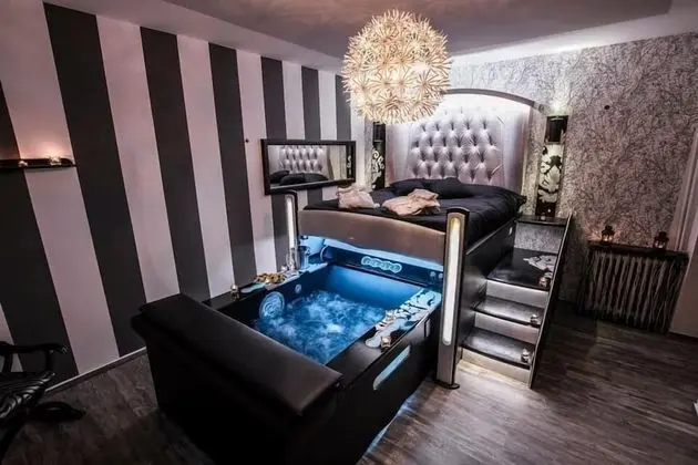 Romantic Tek Büyük Yataklı Oda, Jakuzi
