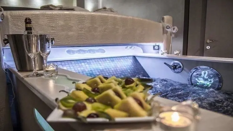 Romantic Tek Büyük Yataklı Oda, Jakuzi