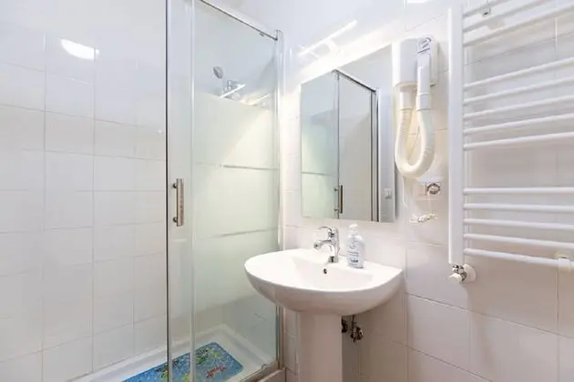 Economy Üç Kişilik Oda