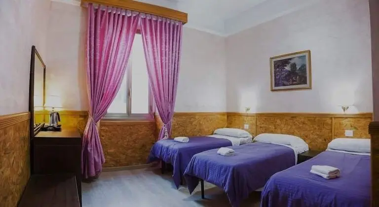 İki Ayrı Yataklı Oda, 1 Yatak Odası