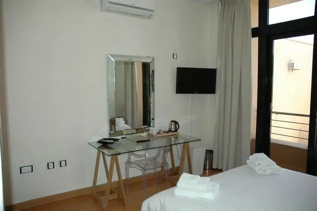 Luxury Oda