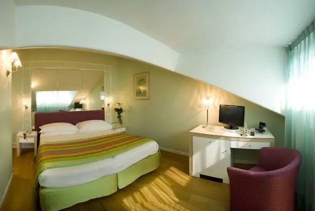 Classic Tek Büyük Yataklı Oda