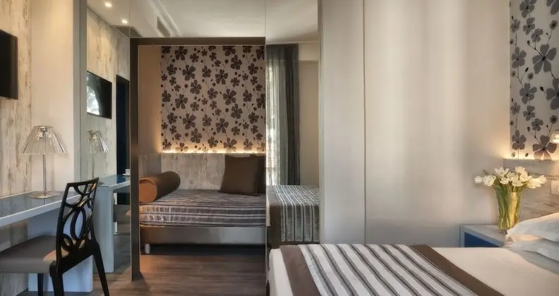 Classic Üç Kişilik Oda