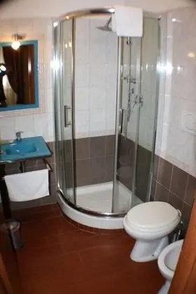 Standard Tek Büyük veya İki Ayrı Yataklı Oda, Özel Banyo