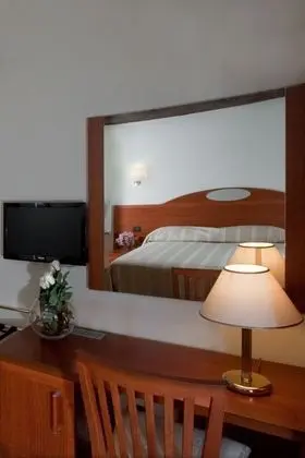 Üç Kişilik Oda