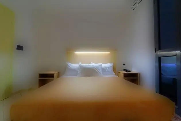Comfort Tek Büyük veya İki Ayrı Yataklı Oda