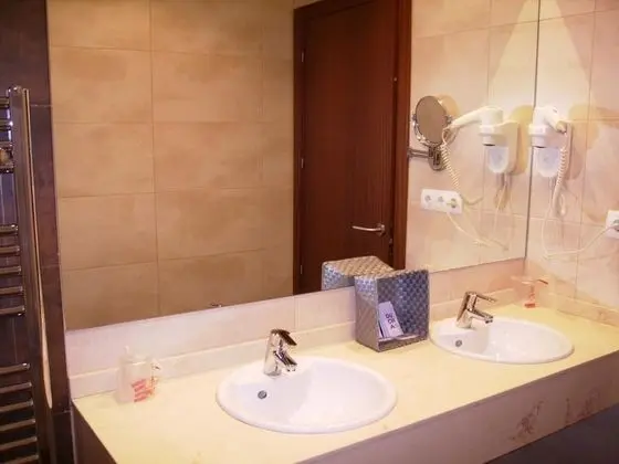 Tek Büyük veya İki Ayrı Yataklı Oda