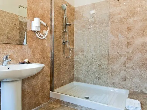 Deluxe Dört Kişilik Oda