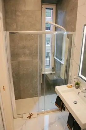 Deluxe Tek Büyük veya İki Ayrı Yataklı Oda